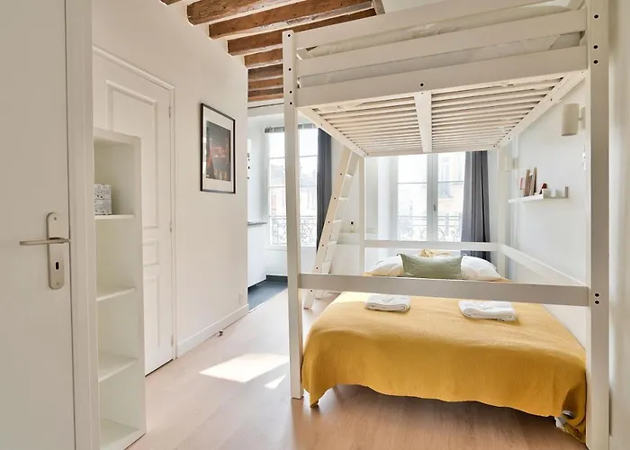 New Mezzanine In The Heart Of * 巴黎