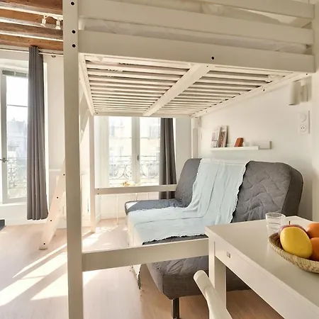 New Mezzanine In The Heart Of * باريس